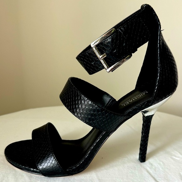 Michael Kors Amal Sandal Size 7 Black Embossed Leather & Silver NIB - Picture 4 of 7